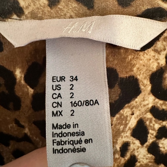 H&M size 2 cheetah print button up - Picture 2 of 3